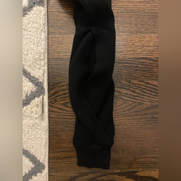 Black Oxford Sunday cut out sleeve sweater - Picture 3 of 4